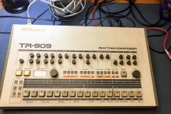 Repair Roland TR909 Drum Machine