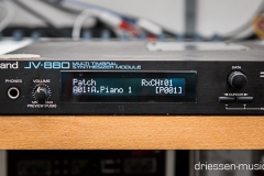 Roland-JV-880-Display