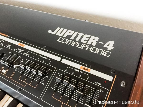 Repair Roland Jupiter 4 Analog Synthesizer