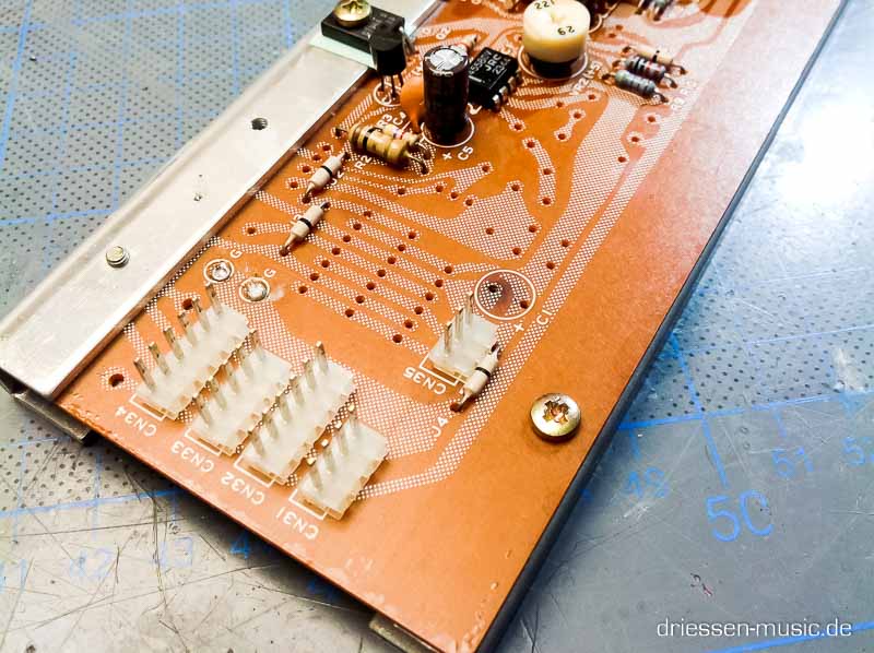 Repair Korg MonoPoly Vintage Analog Synthesizer Reparatur Servic