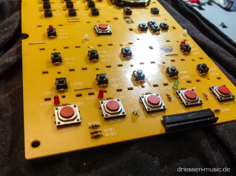 Bedienplatine der Akai MPC2500 mit neu eingesetzten hochwertigen Tactile Switches