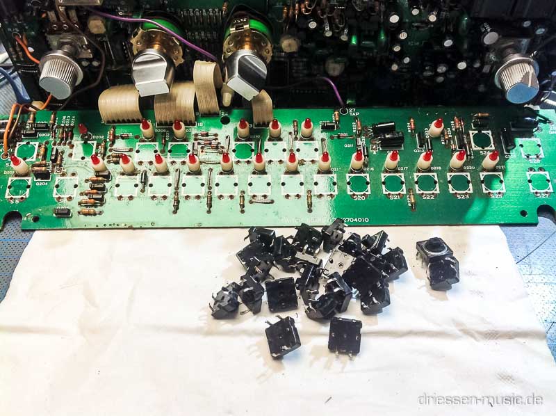 Repair Roland TB-303 Vintage Analog Synthesizer Reparatur Service