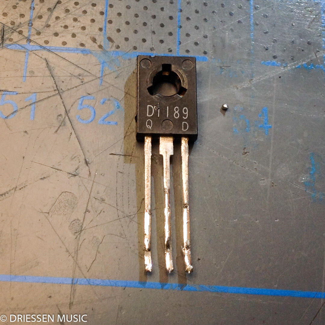 Defekter Pass-Transistor aus dem Netzteil eines Akai S900