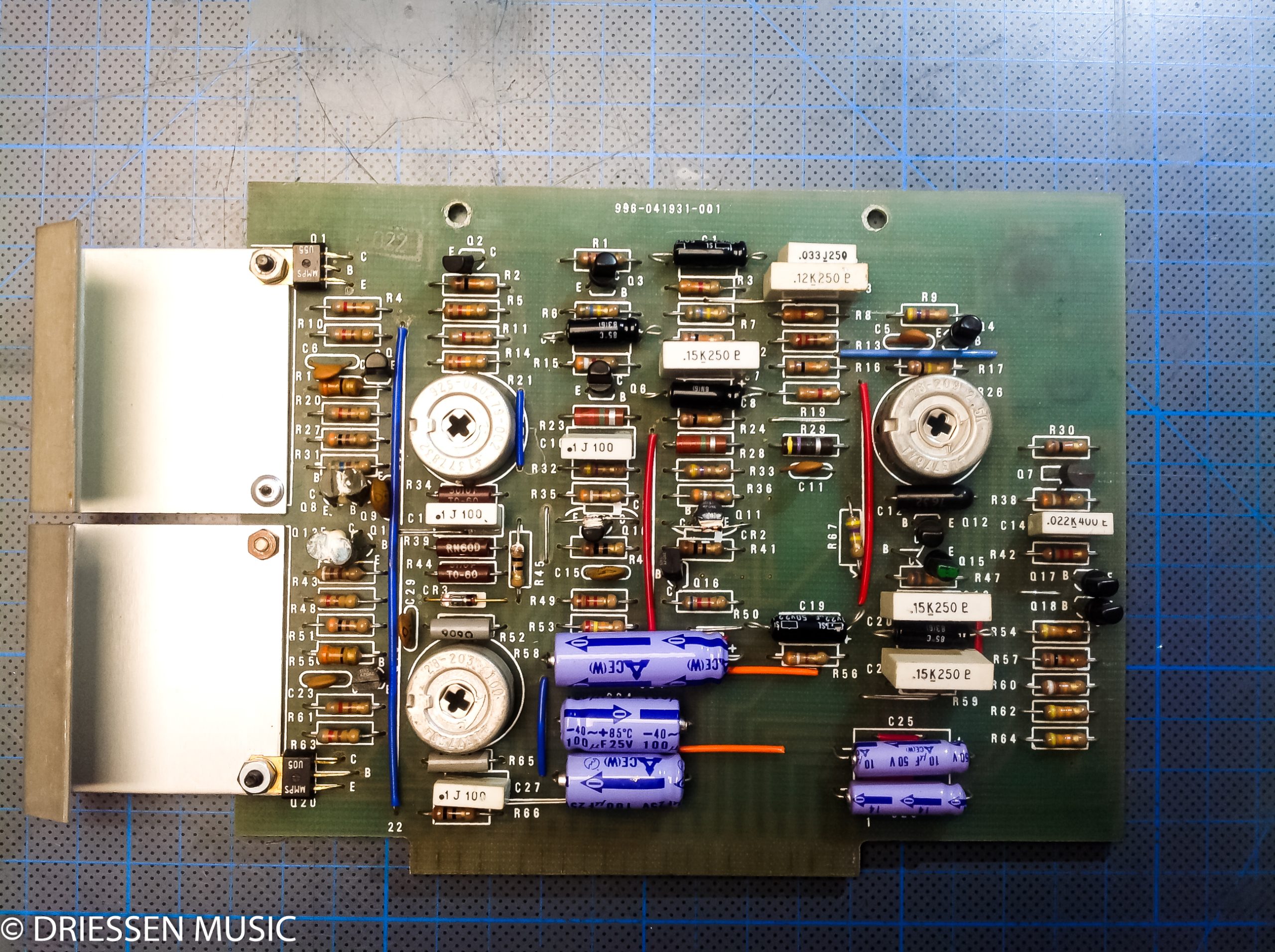 Minimoog Platine mit erneuerten Elektrolytkondensatoren