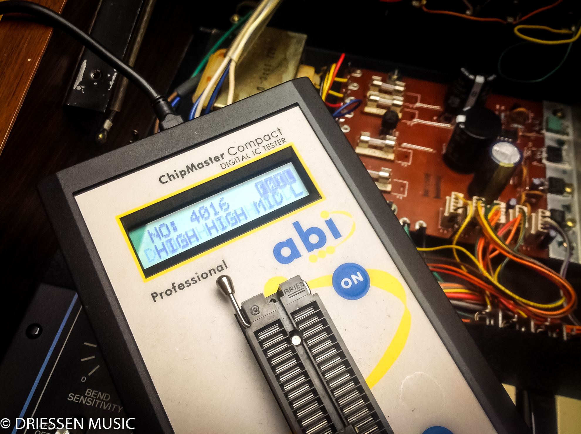 Defektes 4016 IC im Roland Promars